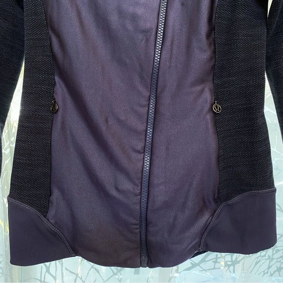 Lululemon black grape purple Emerge Renewed sideways zipper zip up Jacket - Picture 4 of 10